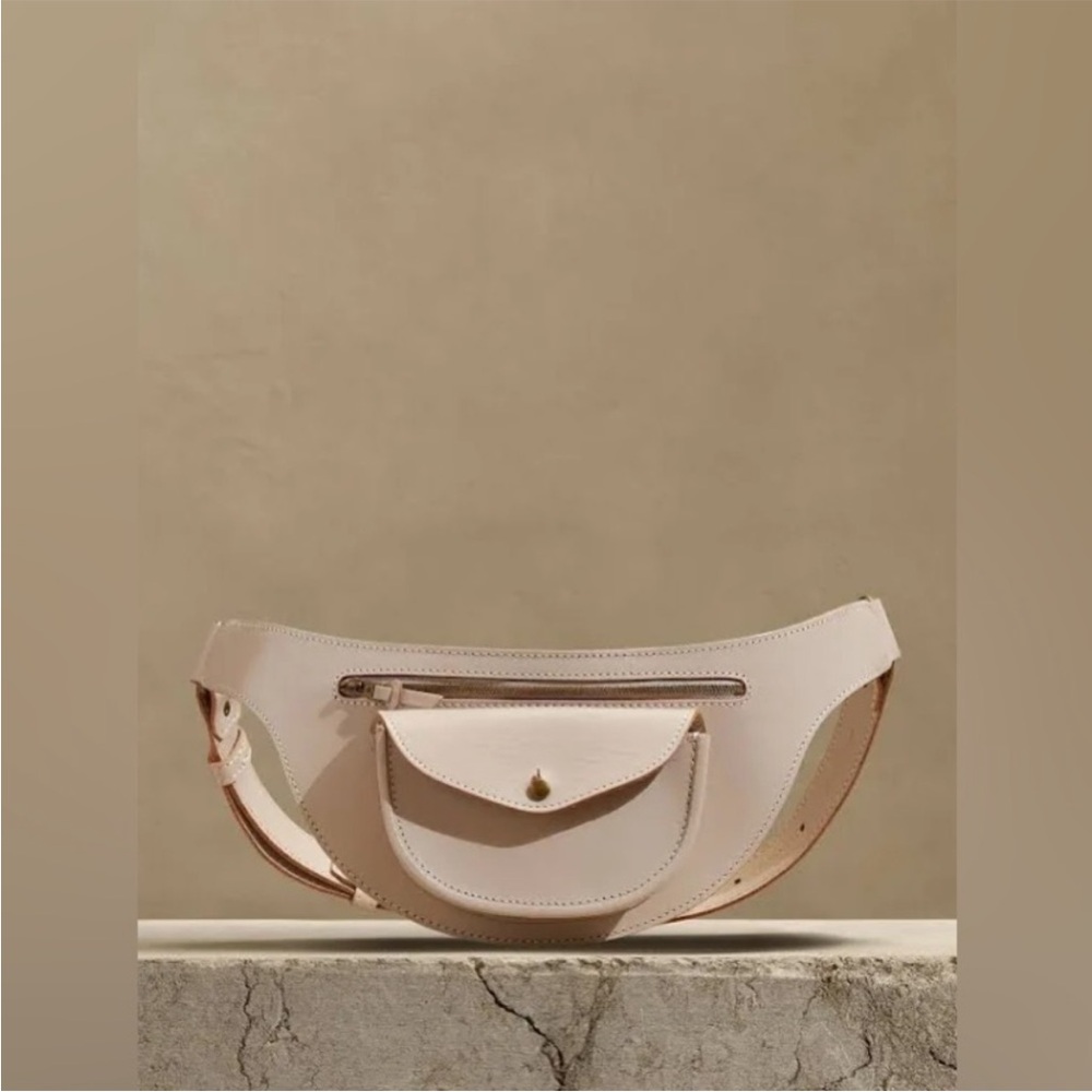 LOOKING FOR Marrakech Belt Bat (Banana Republic)
